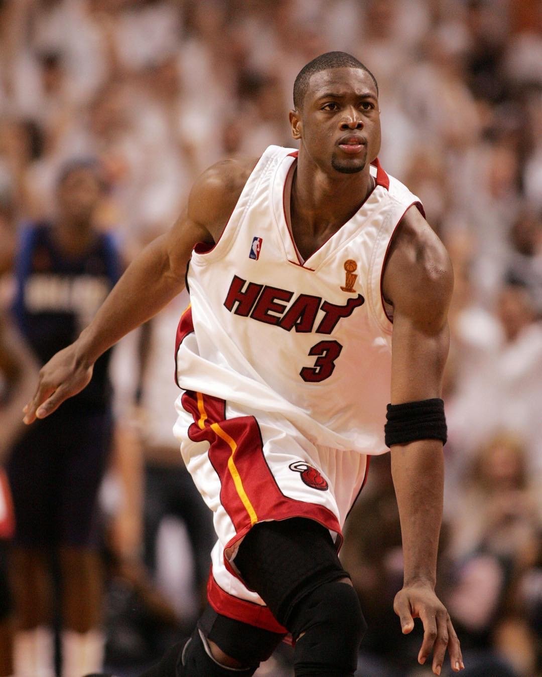 火箭哈登连续三场得分30+（哈登为火箭连砍三场30+分）