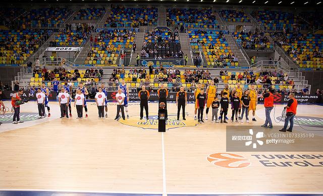 巴萨0-3不敌切尔西，弗里克执教生涯首次在欧冠被零封（切尔西3-0完胜巴萨，弗里克执教欧冠生涯首次遭零封）