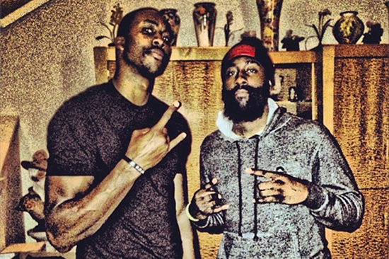 利物浦欧冠小组／联赛阶段近22场主场赢下20场，且近12场全胜（利物浦欧冠小组赛／联赛阶段主场近22战20胜，豪取12连胜）