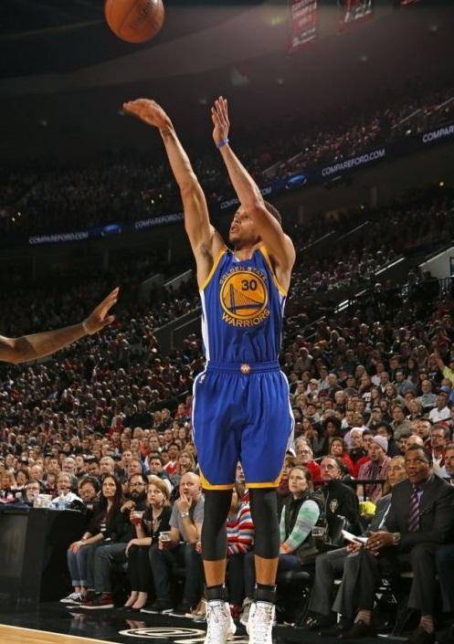 热刺队长罗梅罗停赛遭质疑，将缺席年末关键战！（罗梅罗停赛引争议，热刺队长将缺阵年末关键战！）