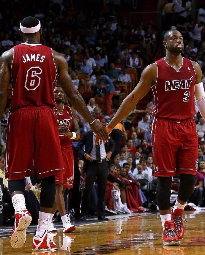 米体：弗拉霍维奇将在伦敦接受手术，目标是明年三月复出（米体：弗拉霍维奇将赴伦敦接受手术，力争明年3月回归）