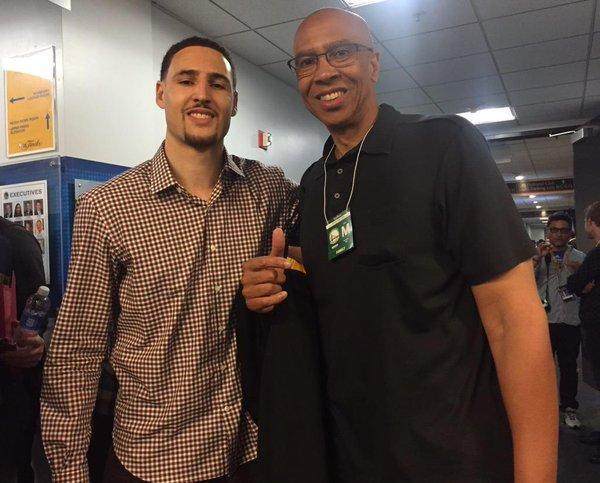 足球报：海港有意杨希，徐彬留洋仍存不确定，西海岸资金有困（足球报：海港相中杨希，徐彬留洋前景未明，西海岸资金吃紧）