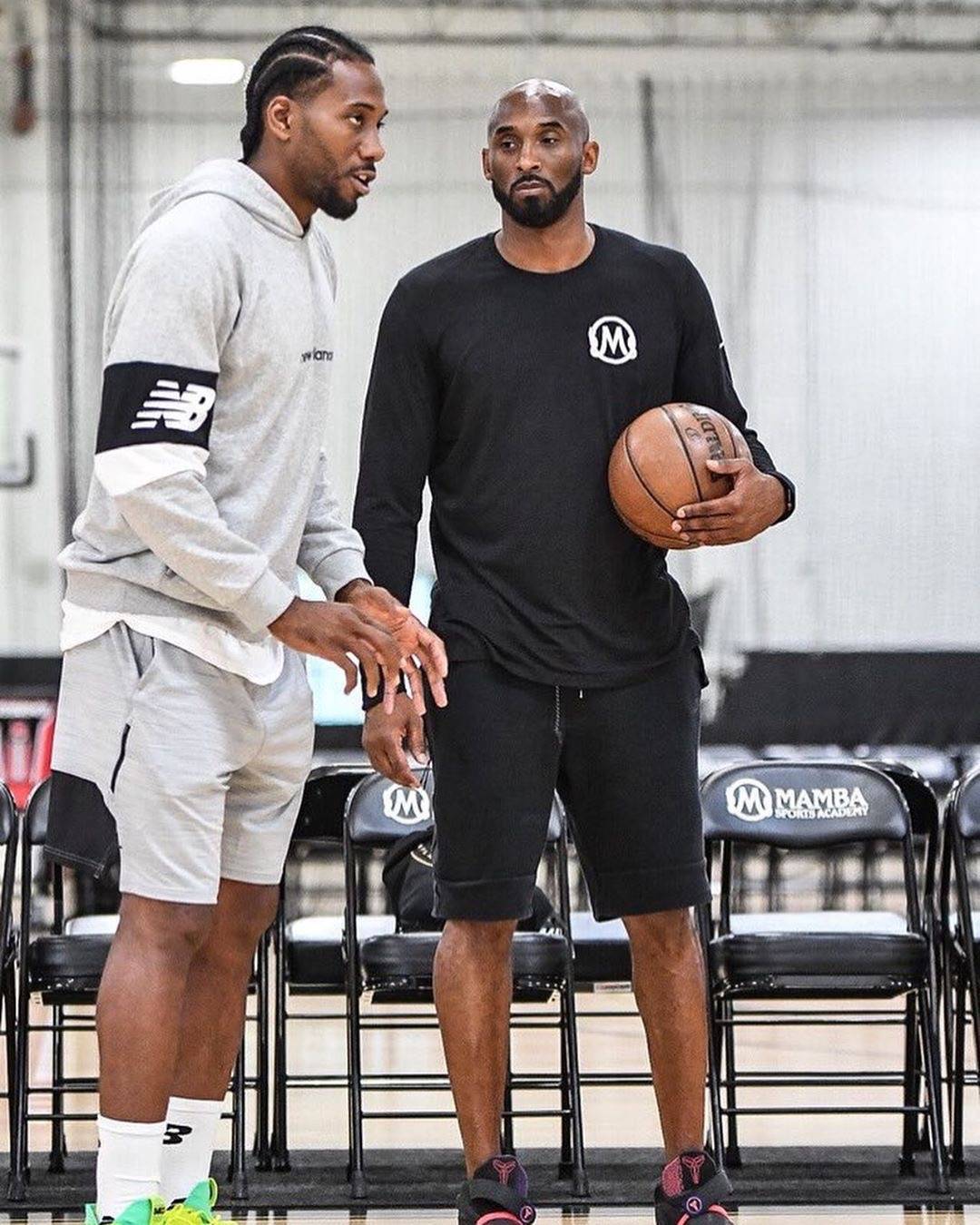 U16男足全胜晋级U17亚洲杯，中国足球队官方发布海报庆祝（U16男足豪取全胜闯入U17亚洲杯，中国足球队官方发海报庆贺）