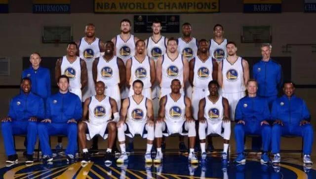 西甲半场：亚当斯门前造险，瓦伦西亚暂0-0塞维利亚（西甲半场：亚当斯禁区内险些破门，瓦伦西亚与塞维利亚暂时0-0）