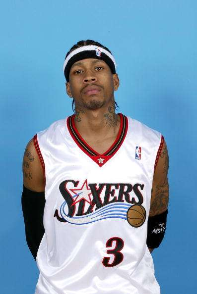 比利亚雷亚尔2-0西班牙人，莫雷诺建功，莫莱罗锦上添花（黄潜2-0击退西班牙人：莫雷诺先拔头筹，莫莱罗再下一城）