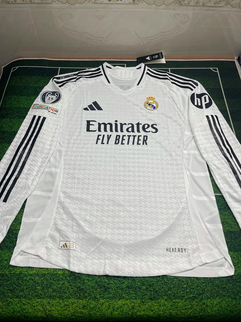 流量狂人摩根：借特朗普上位靠C罗大赚，习惯挖坑式采访（流量大V摩根：借特朗普走红、靠C罗捞金，拿手好戏是挖坑式采访）