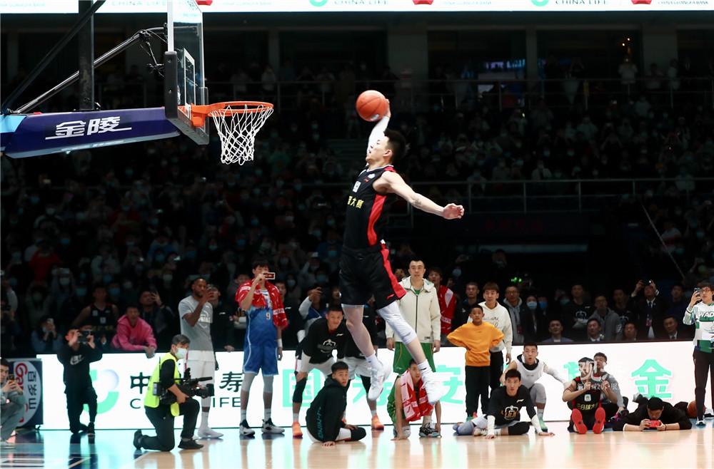 莫雷托：索默可能在合同到期后离队，国米正在寻找年轻门将（莫雷托：索默或在合约到期后离开，国米正物色年轻门将）