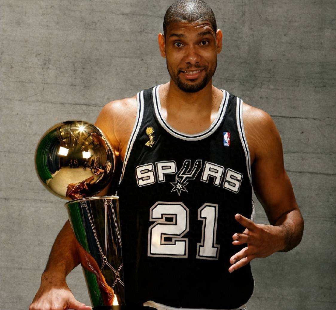 洛夫伦社媒发布爱心符号@萨拉赫，力挺前利物浦队友（洛夫伦社媒发爱心@萨拉赫，为前利物浦队友打气）