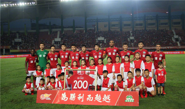 罗哥对梅西的评价可能有一些针对性，但点评曼联就是纯粹客观（罗哥评梅西或带主观色彩，评曼联则完全客观）