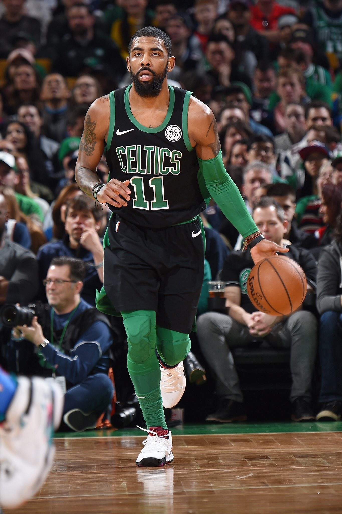 NBA：独行侠击败骑士 东契奇全场数据爆炸（NBA：独行侠力克骑士，东契奇砍下爆炸数据）