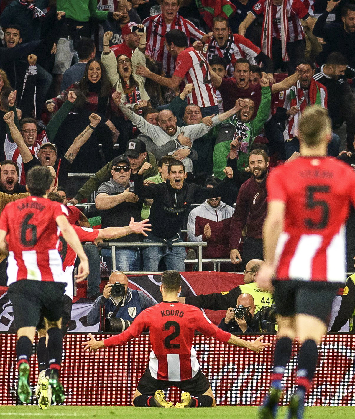 官方：拜仁边锋奥利塞当选德甲11月最佳球员（德甲官方：拜仁边锋奥利塞荣膺11月最佳球员）