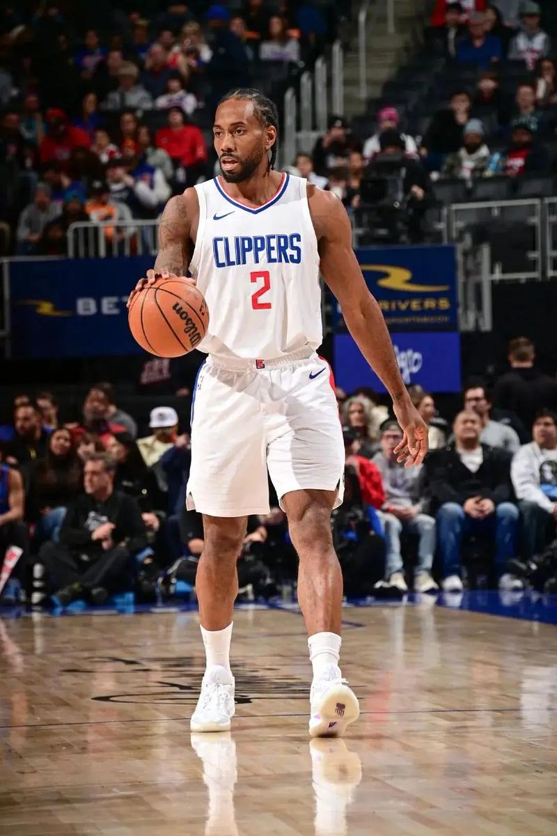 北青：国足季前可能安排冬训，具体计划待邵佳一发布会后明确（北青：国足或在季前进行冬训，方案将于邵佳一发布会后敲定）