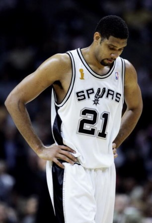 阿德里亚诺：感谢球迷还称我为皇帝；伊布是我合作过最强队友（阿德里亚诺致谢仍称他“皇帝”的球迷：伊布是我生涯最强队友）