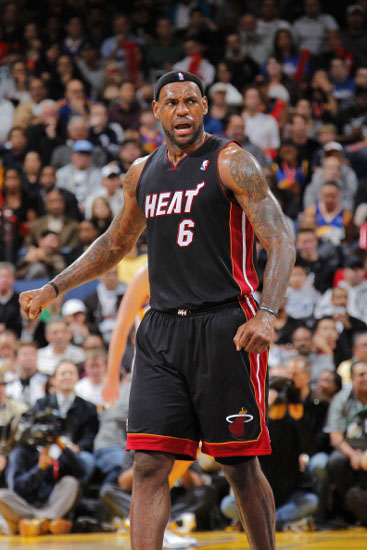 尤尔曼德：哈兰德是最好的前锋之一，但足球始终是团队运动（尤尔曼德：哈兰德是顶级前锋之一，但足球归根结底是团队运动）