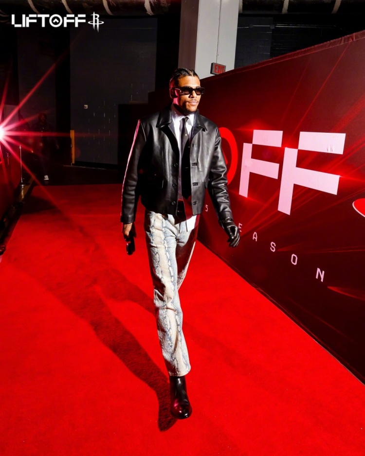 国家队征召！感谢邵佳一指导为青岛足球书写的精彩篇章（邵佳一获国家队征召，致谢其为青岛足球谱写的辉煌篇章）