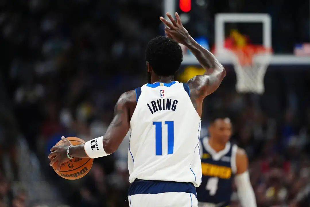 英超积分榜：阿森纳5分领跑切尔西掉第4 曼联赢球可升5（英超最新积分：阿森纳领先5分，切尔西跌至第4，曼联若赢可升第5）